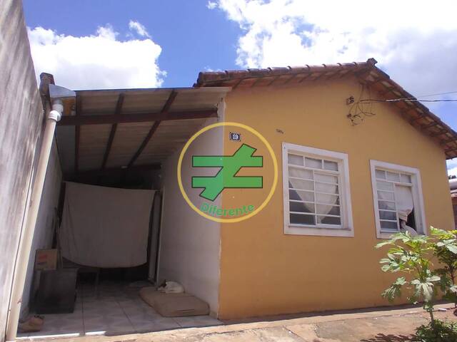 #9 - Casa para Venda em Monte Santo de Minas - MG