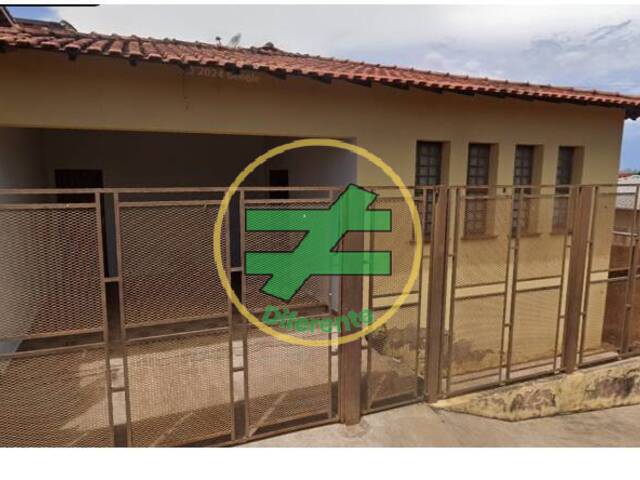 #10 - Casa para Venda em Monte Santo de Minas - MG