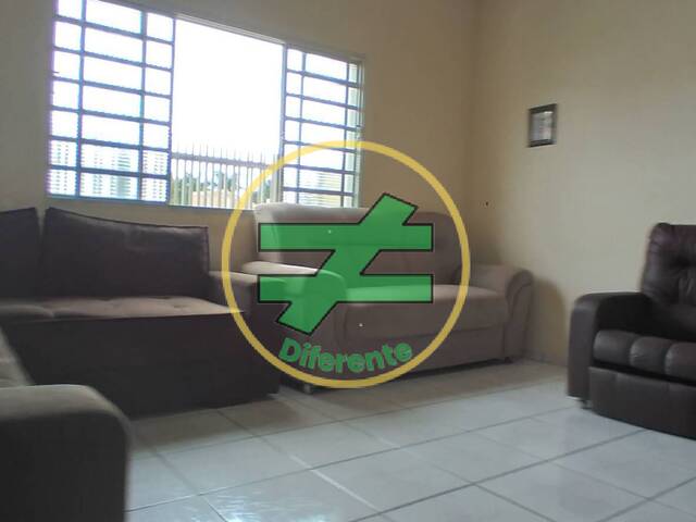 Casa para Venda em Monte Santo de Minas - 4