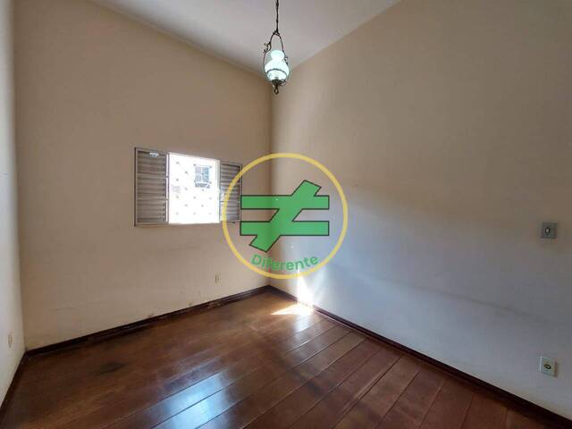 Casa para Venda em Monte Santo de Minas - 5